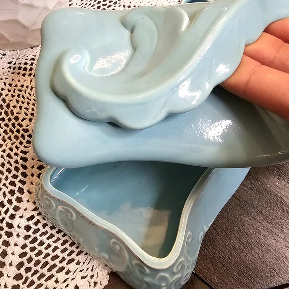 Camark USA Art Pottery trinket box with lid Ornate scroll in turquoise
